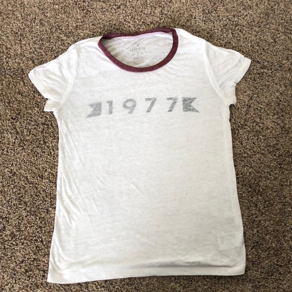 American Eagle white T-shirt